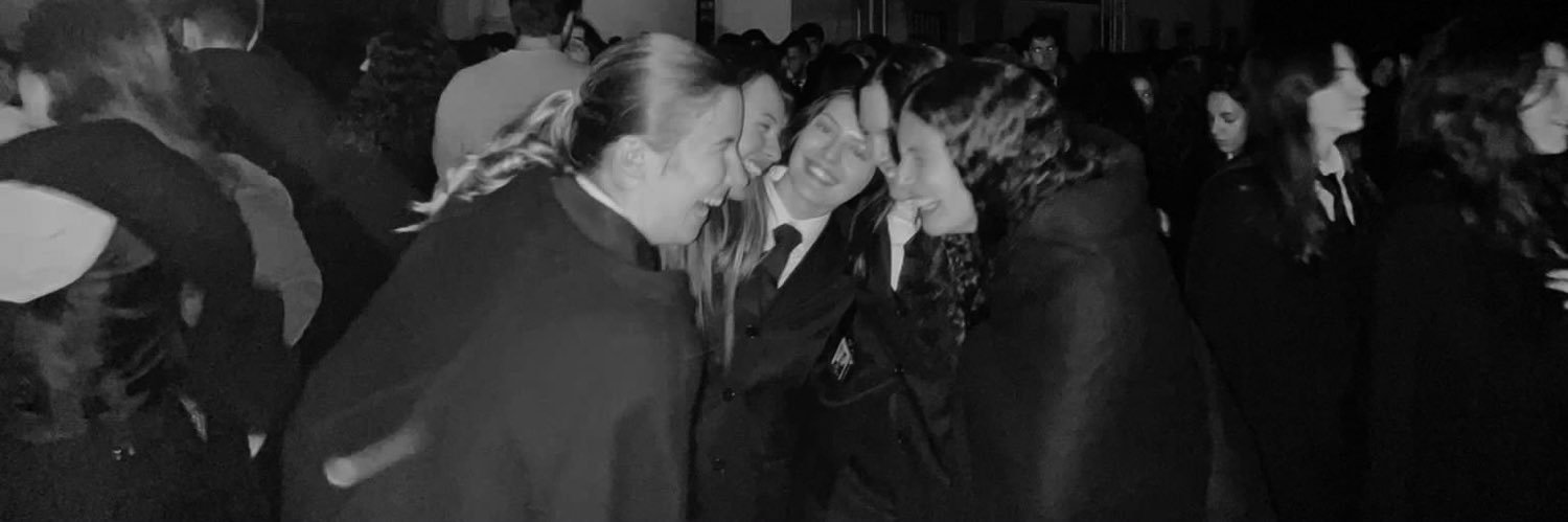 laragama____'s profile banner image