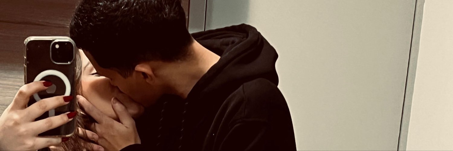 isavvanzin's profile banner image