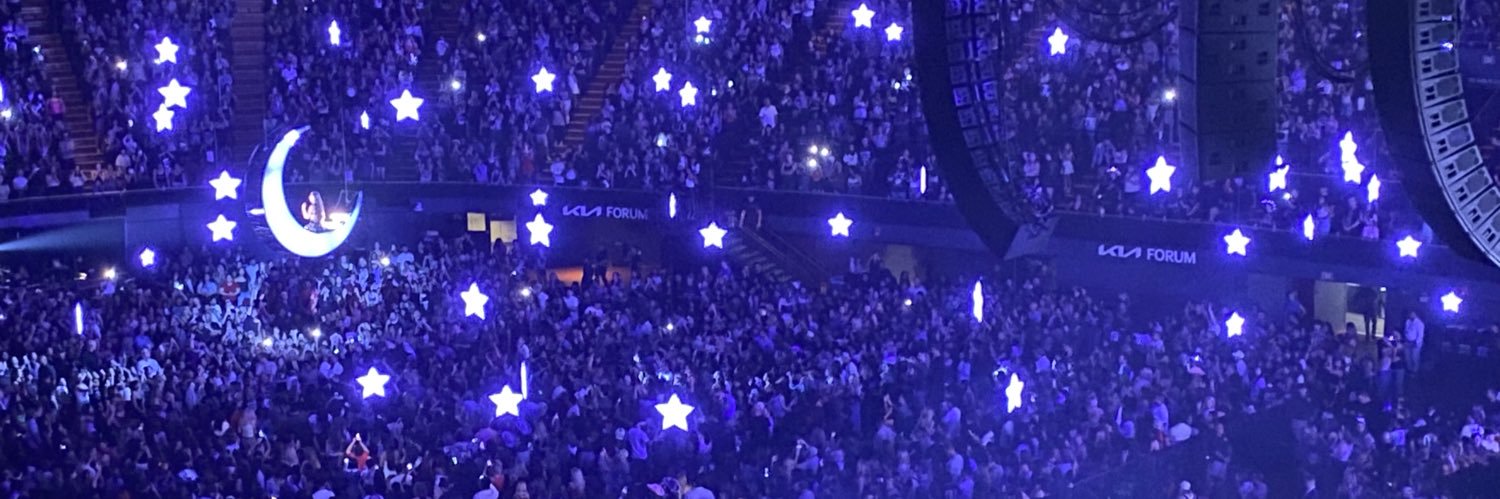 Selena_Adeline's profile banner image