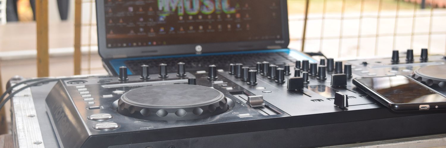 Djwizzy77 banner