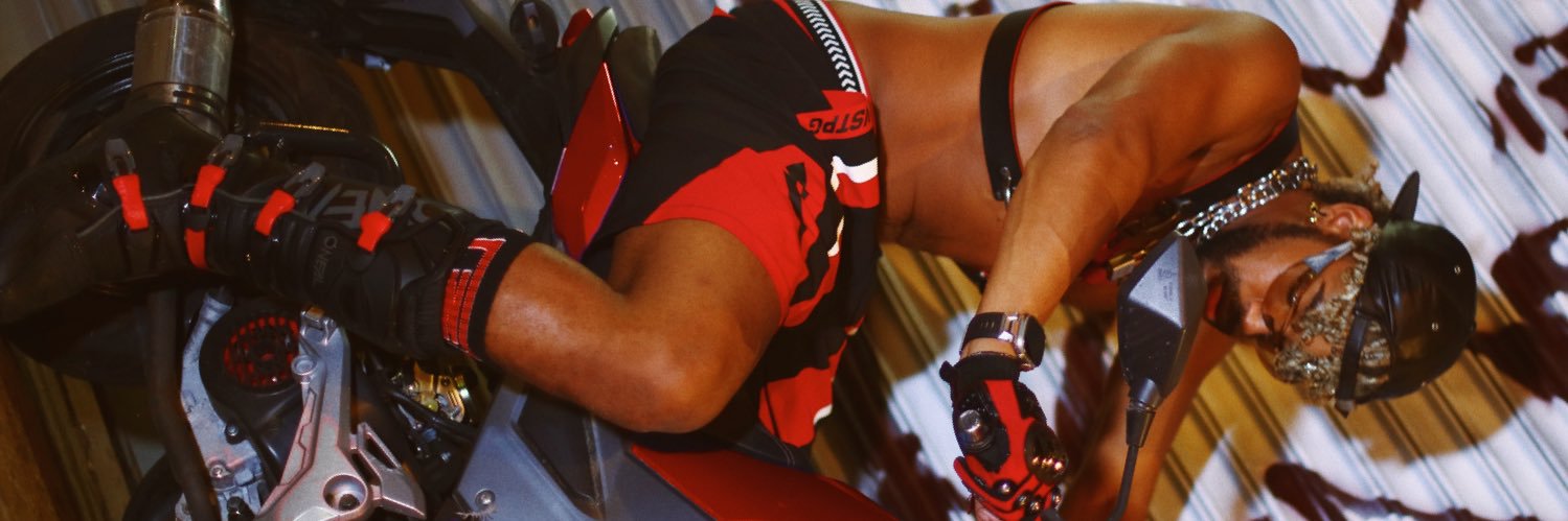 - banner