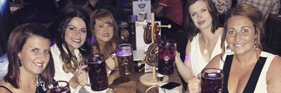 Laura_neg's profile banner image