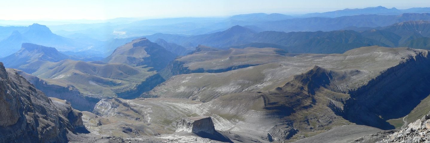 pyreneewanderer's profile banner image