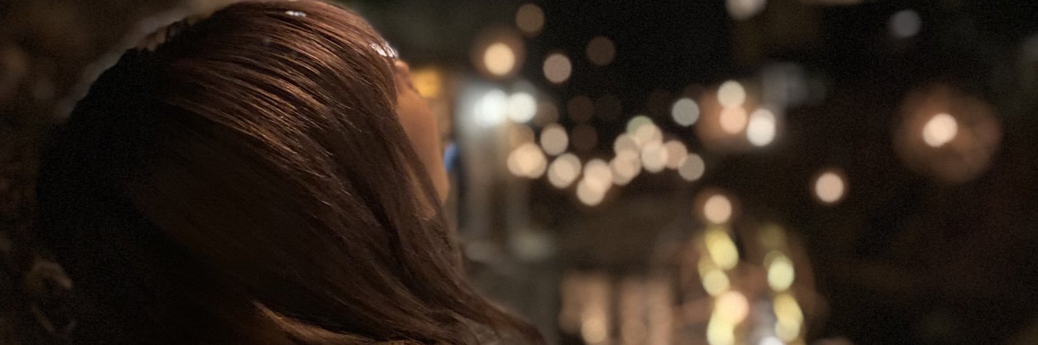 qyunun's profile banner image