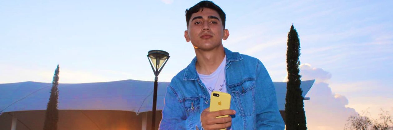moises_laris's profile banner image