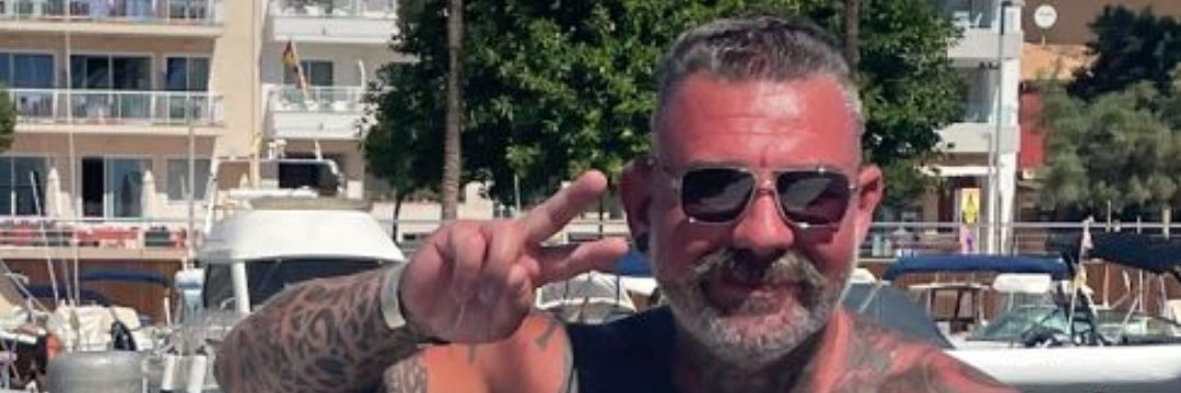 Dan Stocks 🖤❤💛 banner