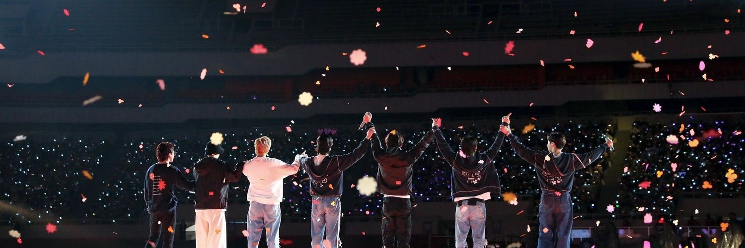 ria_est_'s profile banner image