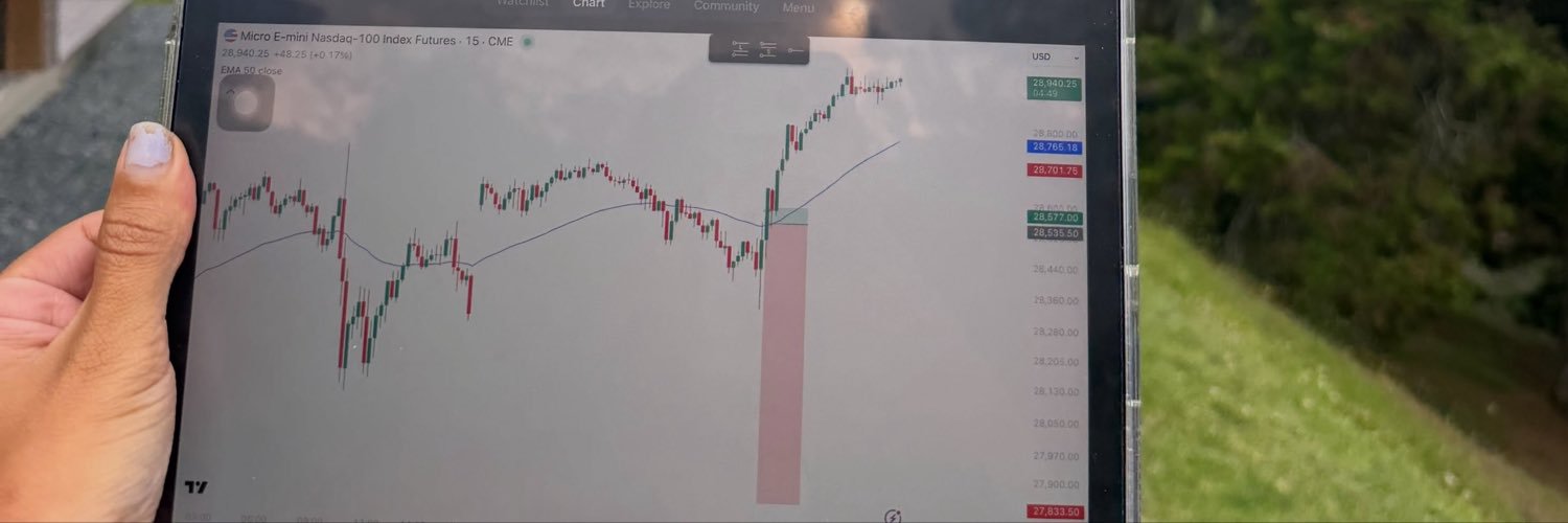 charlottefed92's profile banner image