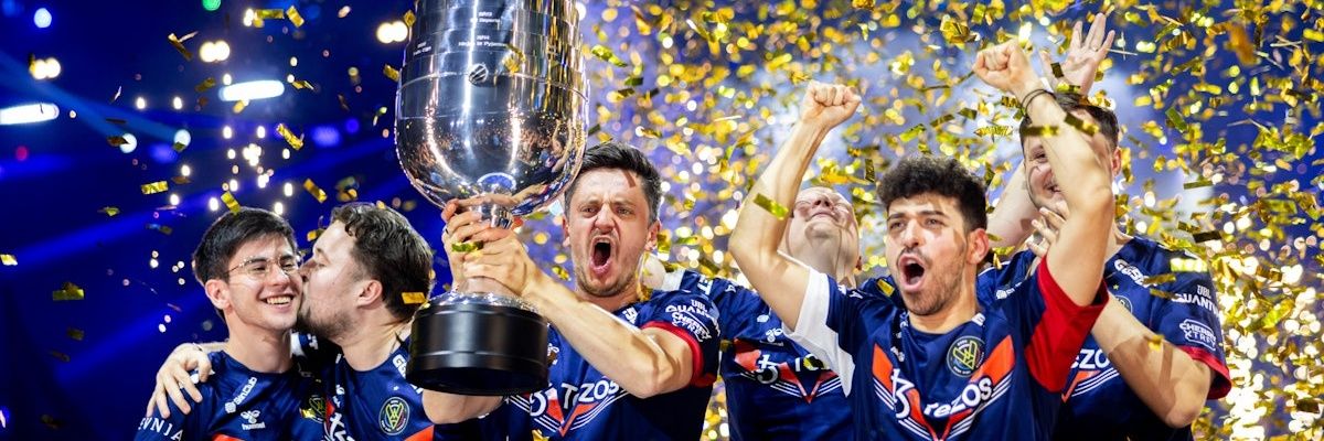 BeBykat🇫🇷 🐝 banner