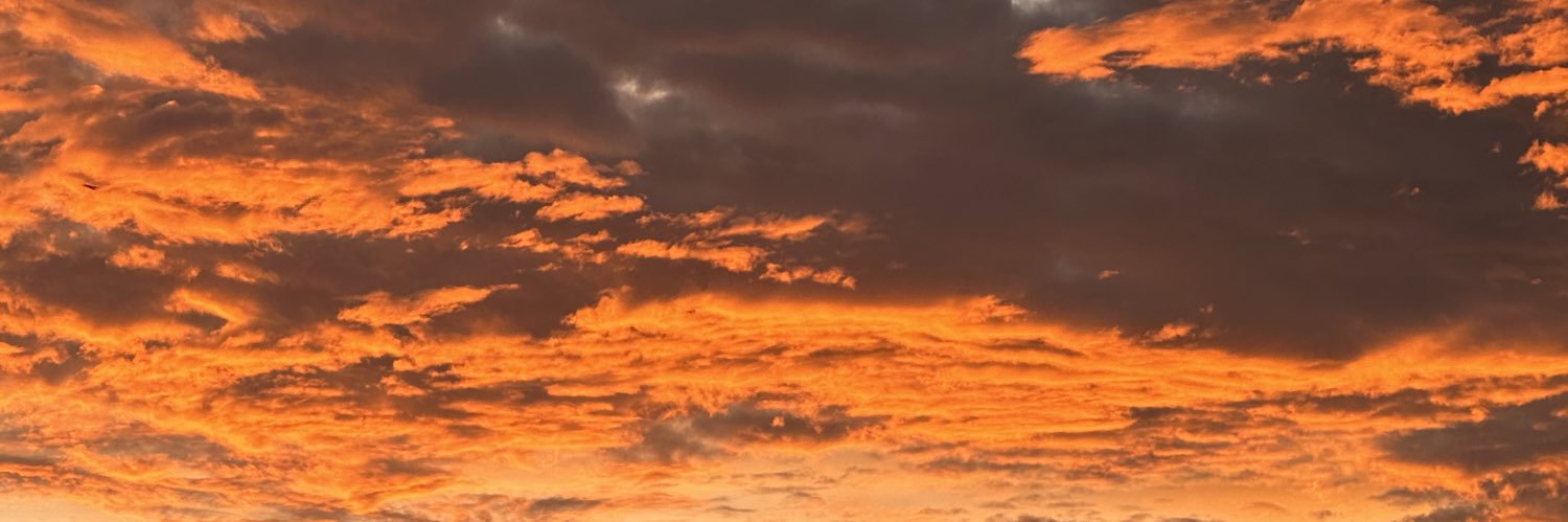 lumuro97's profile banner image