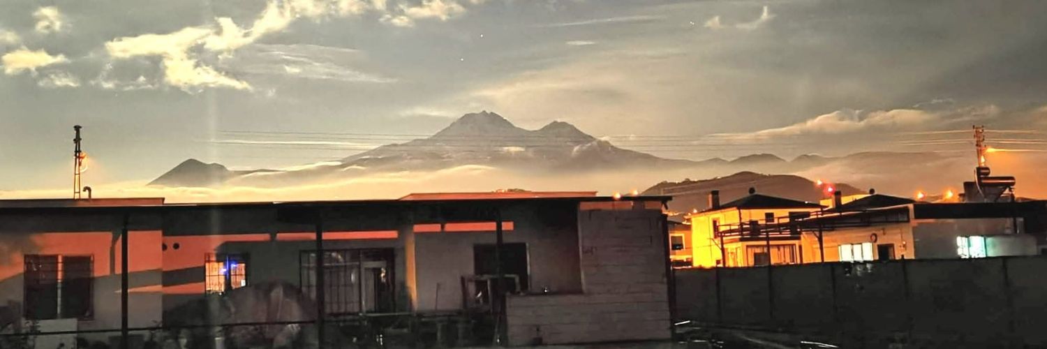 adnantaek's profile banner image