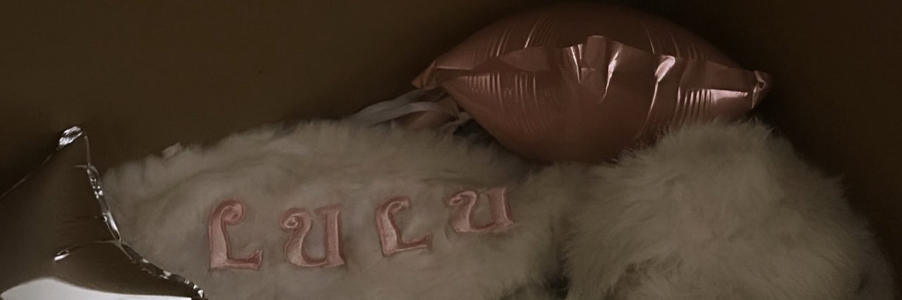 L banner