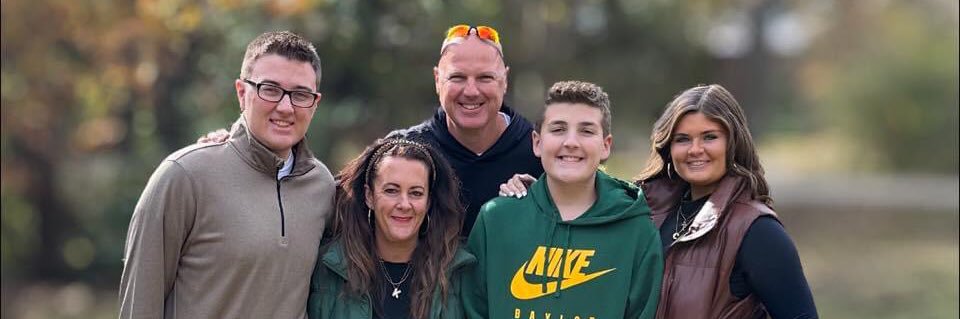 Hittin' Strings banner