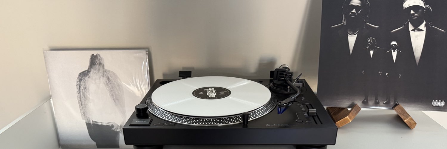Vibes x Vinyls w/ tsanders 💿's banner