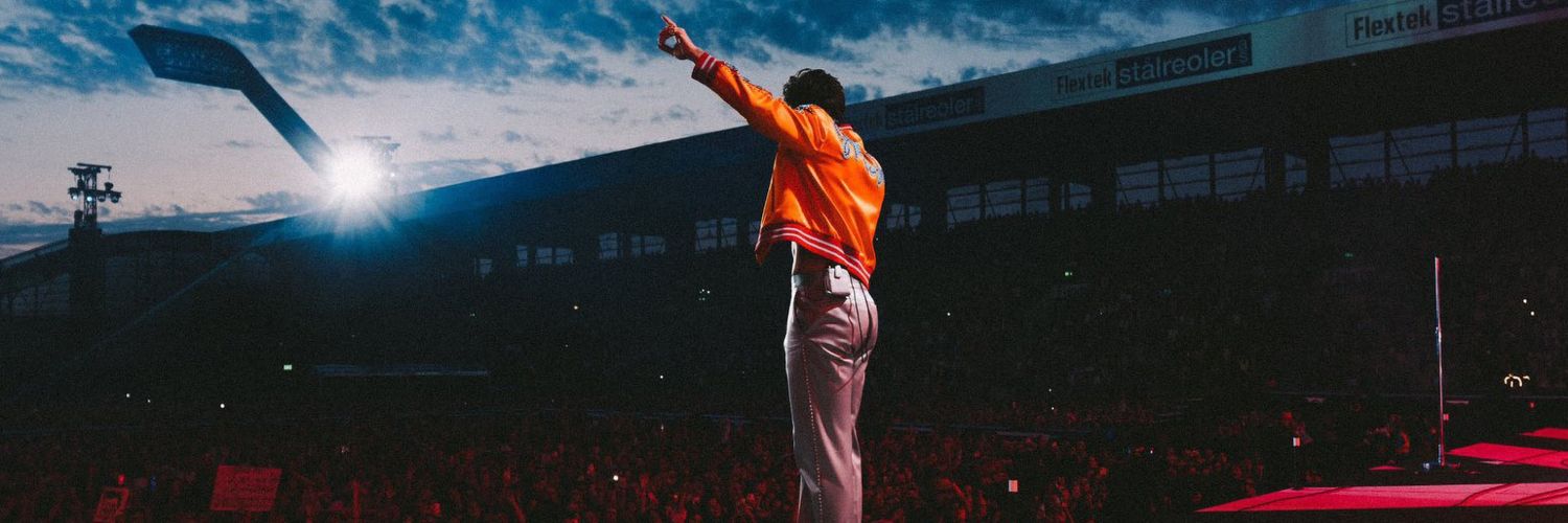 writenarry's profile banner image
