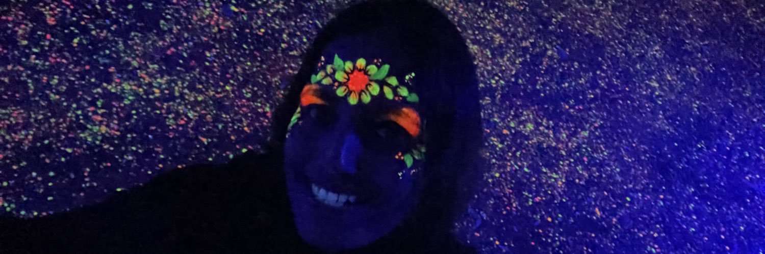 90Simmi's profile banner image