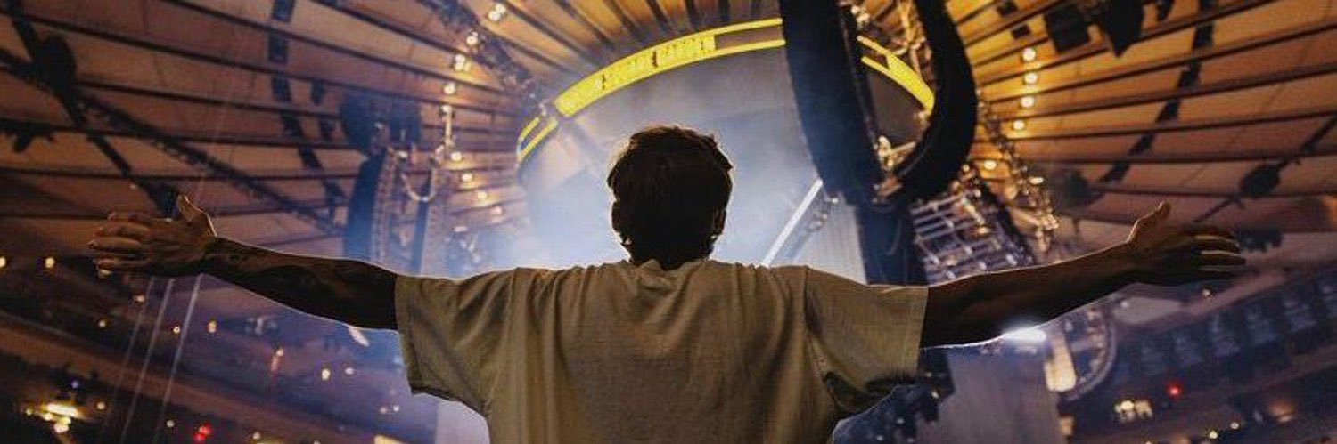 Sunlukey's profile banner image