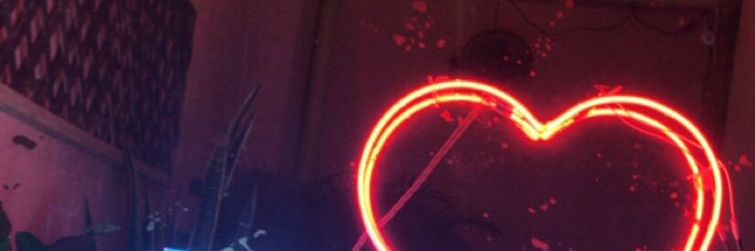ValeRosalesR's profile banner image