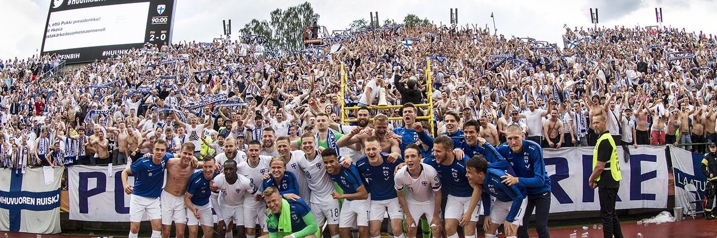 reusku's profile banner image
