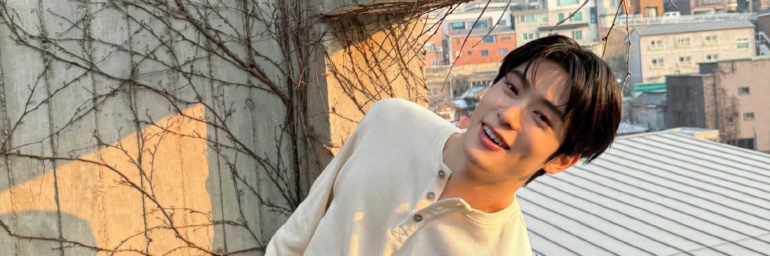 natthida20_'s profile banner image