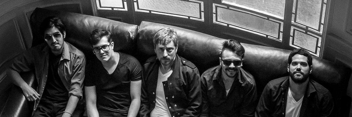 lanavedeoniro's profile banner image