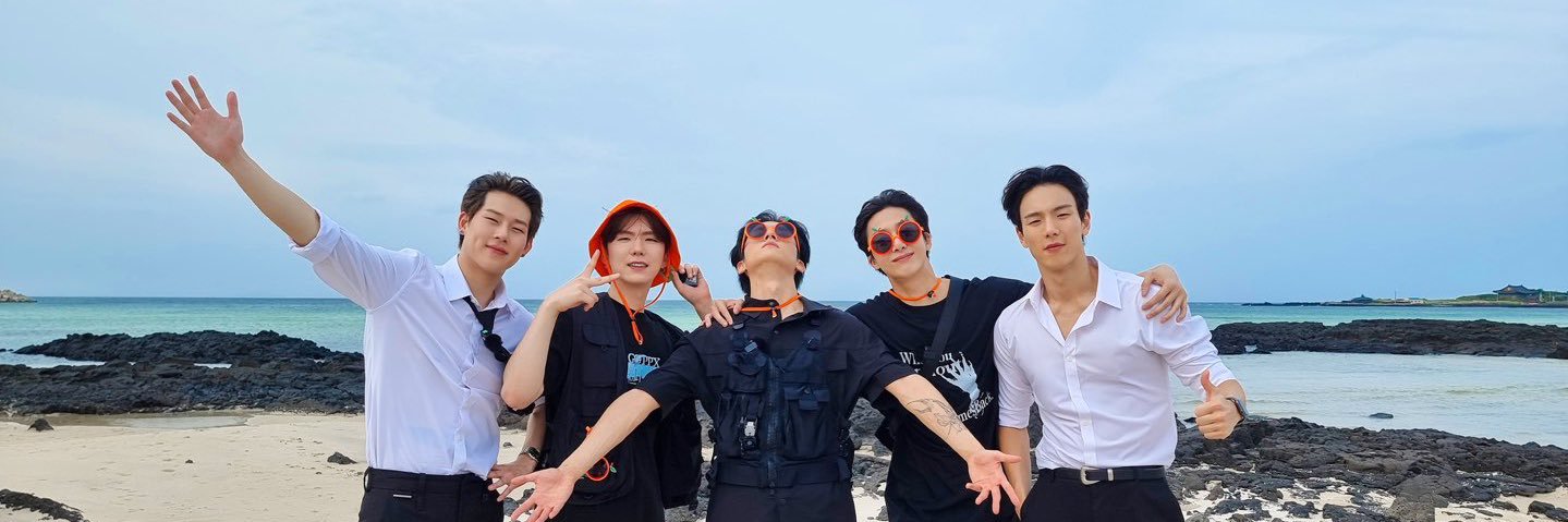 joollylee's profile banner image