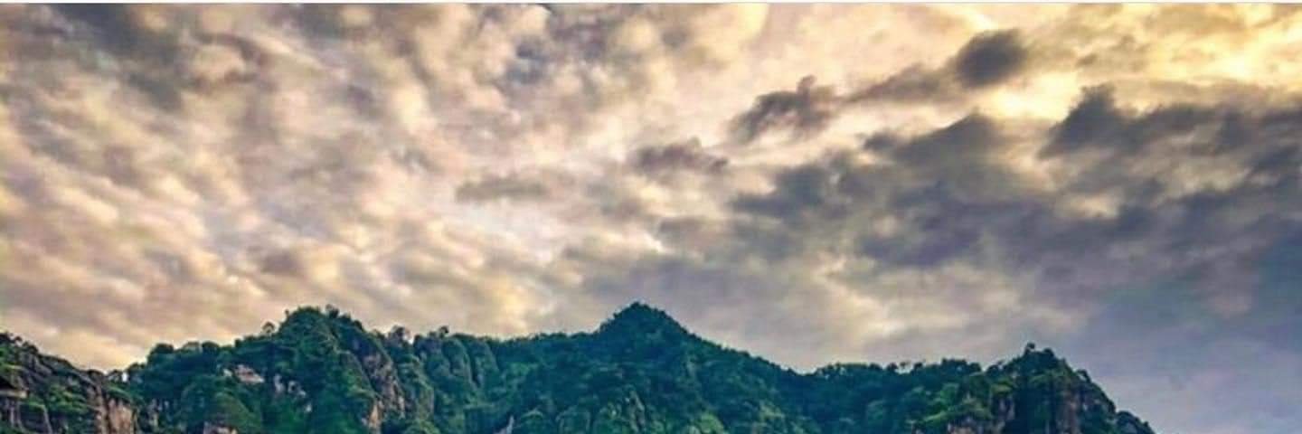 1Lacu's profile banner image
