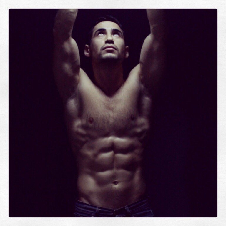 sculptured stud banner
