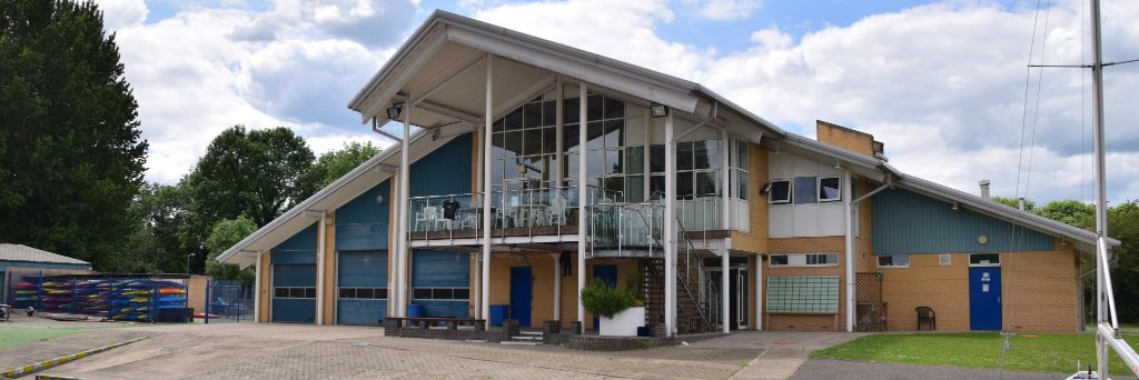 Herts Young Mariners banner