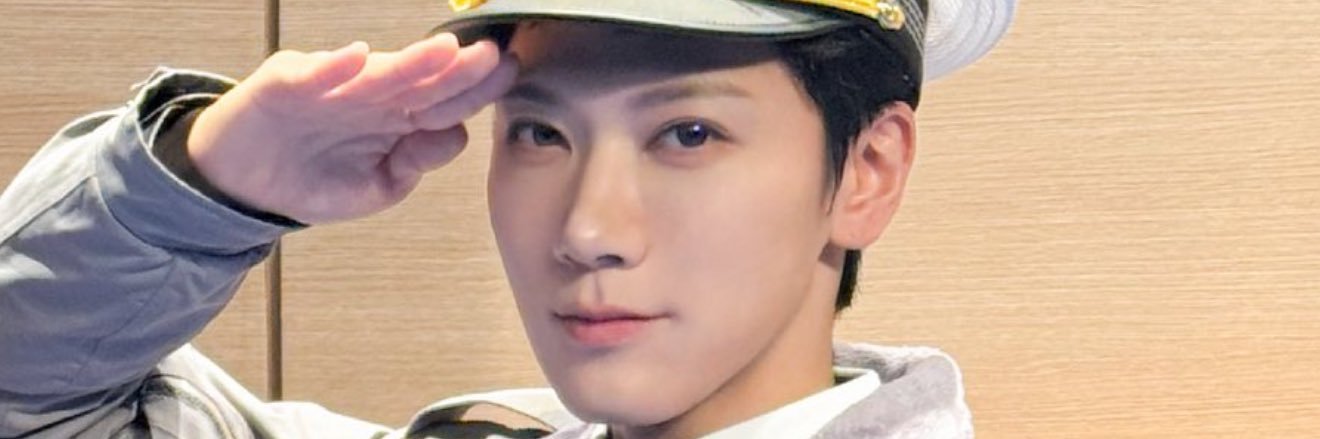 trakuunล์ (fan account) banner