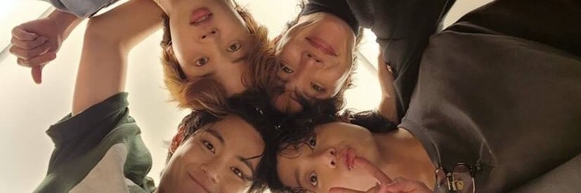 val♡ is seeing bts banner