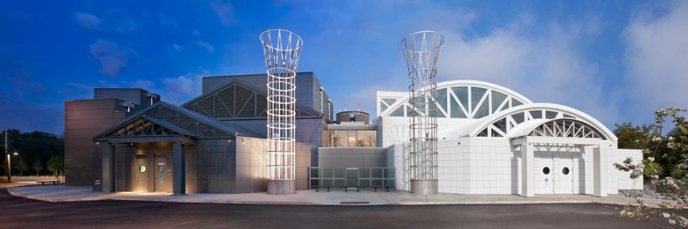 Illinois Holocaust Museum banner