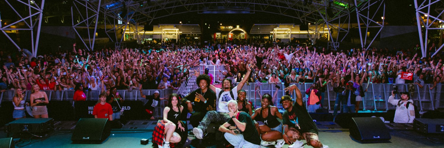 〽️ando🎒 banner