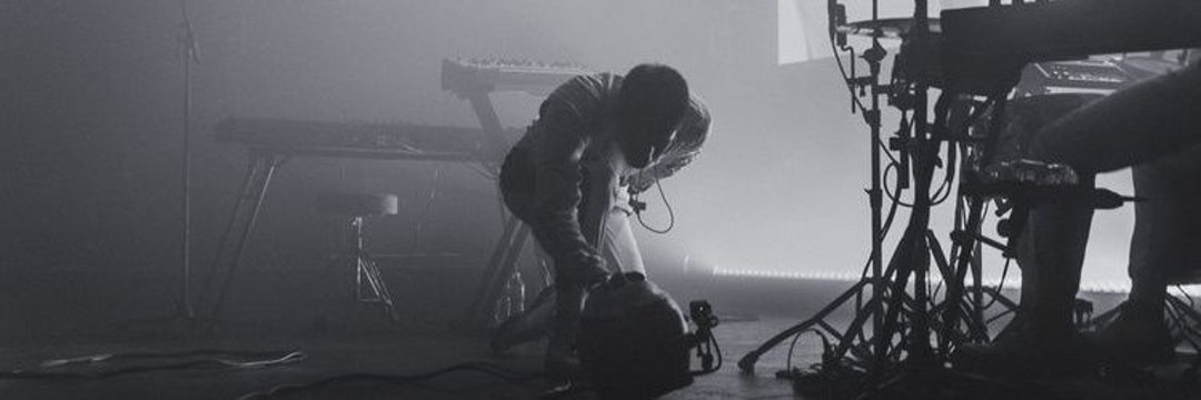 (NOT) Jonny // Off banner