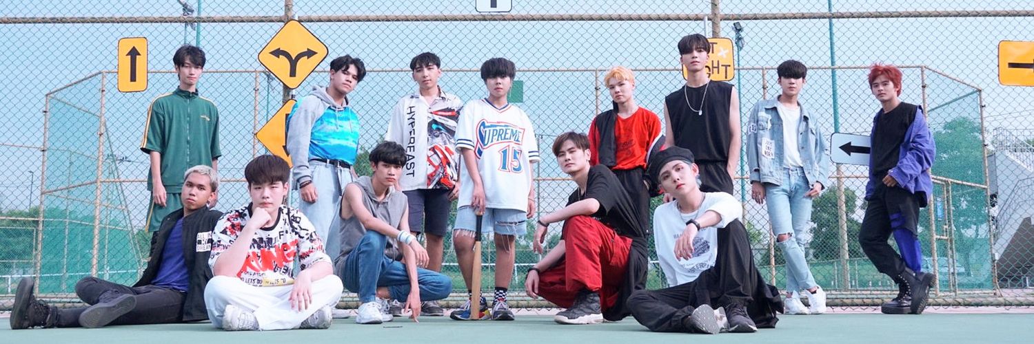 DECENTRI cover SEVENTEEN banner