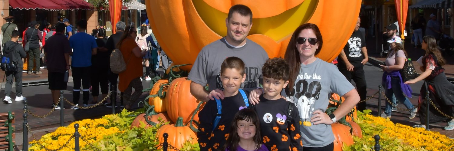 🍁✒️Cait🖋❄️Holliday Writing Geek 🤶🏻🏳️‍🌈 banner