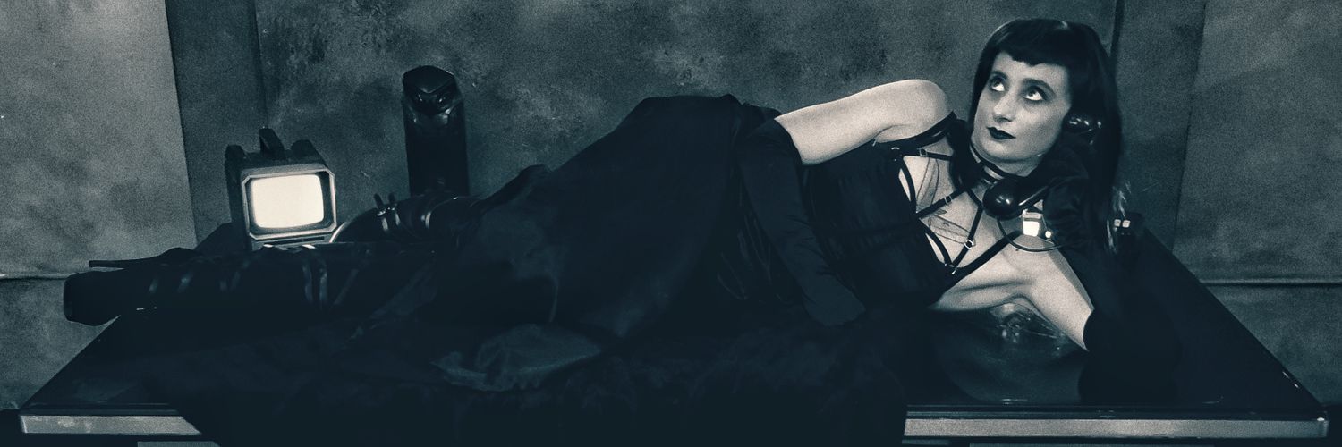 therosefox's profile banner image