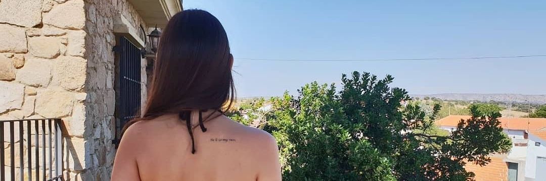 Larapj10's profile banner image