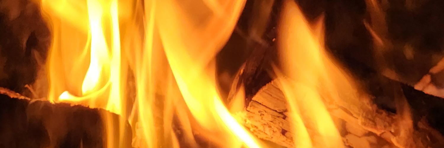 Qu33nB3314's profile banner image