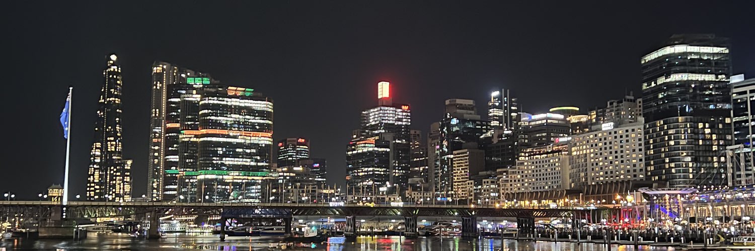 M banner