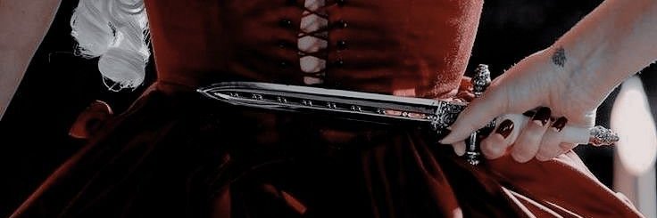 ♛ 𝕿𝐇𝐄 𝕽𝐄𝐃 𝕼𝐔𝐄𝐄𝐍 ♛ banner