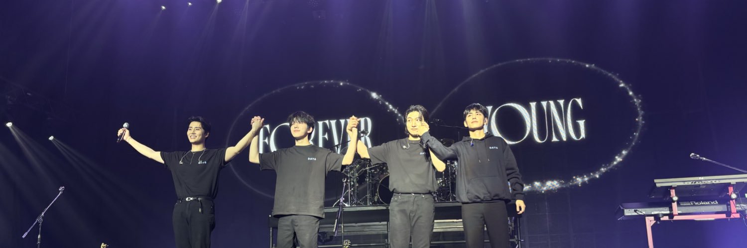 jingruee's profile banner image