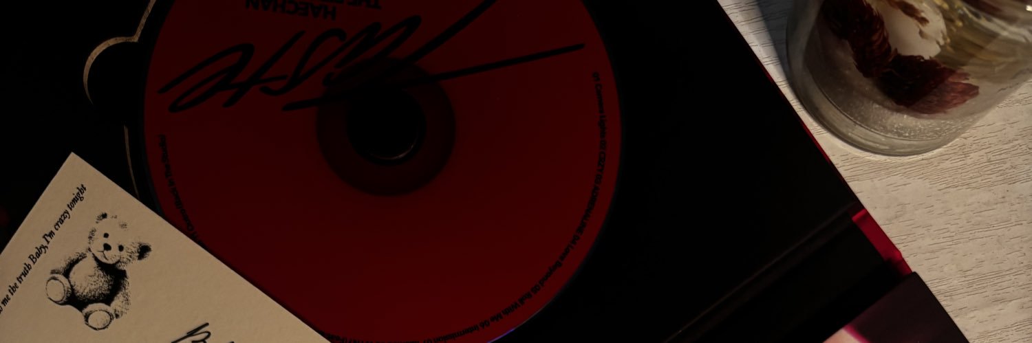 leoniquepensee's profile banner image