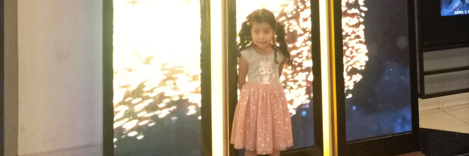 yestefania's profile banner image