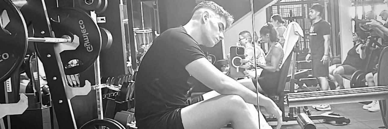 aaronhdez_04's profile banner image