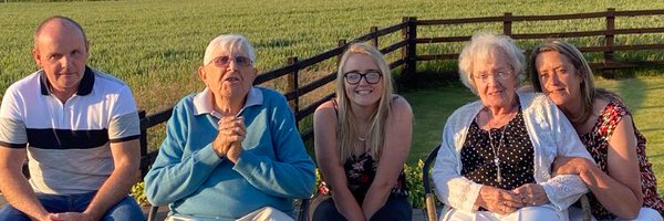 JULIEKELLY1 Profile Banner