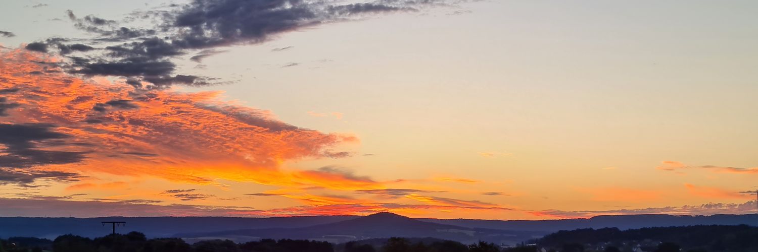MeiraSulie's profile banner image