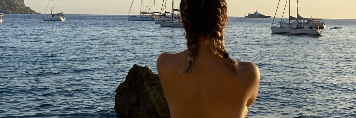 ZarateLulii's profile banner image