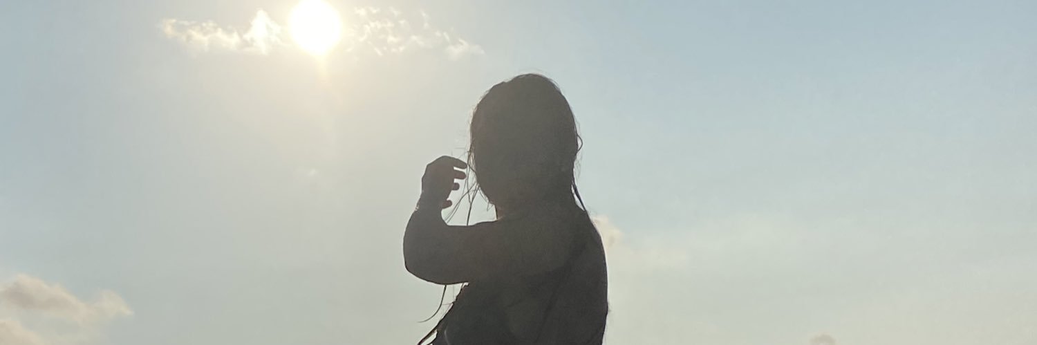 izadora_ro's profile banner image