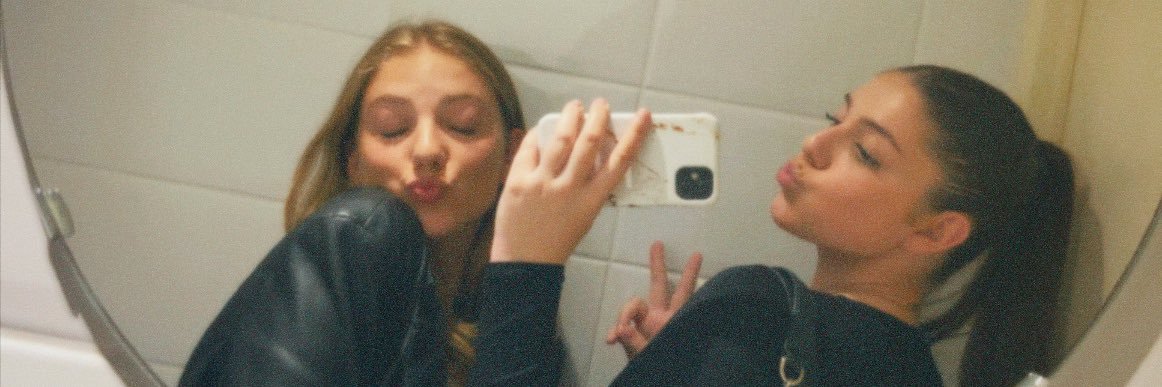 LarissaSuy's profile banner image